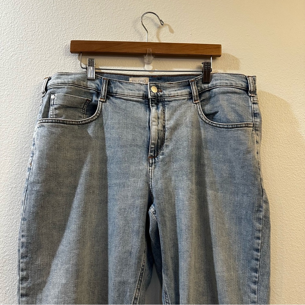 Pilcro High Rise Straight Leg Cropped Denim Jeans Size 33P Light Blue - Picture 3 of 12